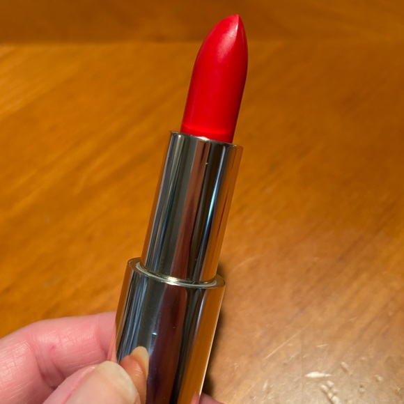 BECCA Ultimate Lipstick Love Crimson - Picture 6 of 16